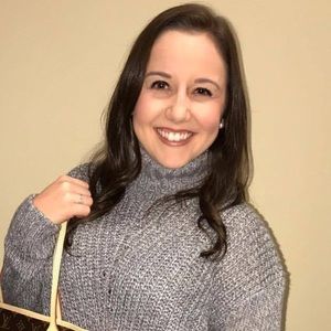 Meet your Posher, Caitlin